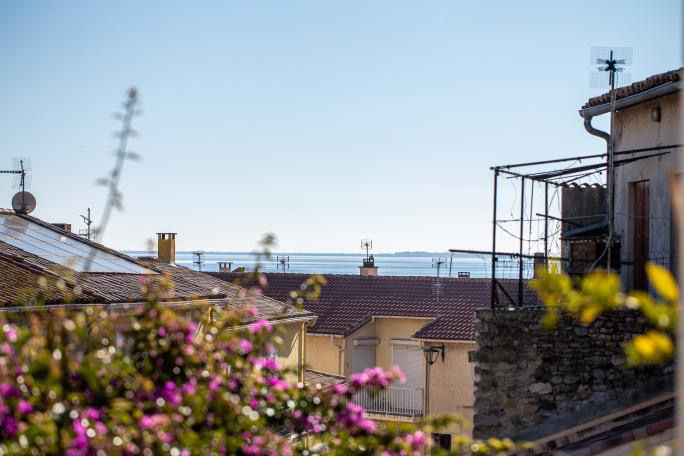 2-bedroom House In Meze, France (70 M²)