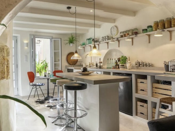 2-bedroom House In Meze, France (70 M²)