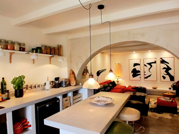 2-bedroom House In Meze, France (70 M²)