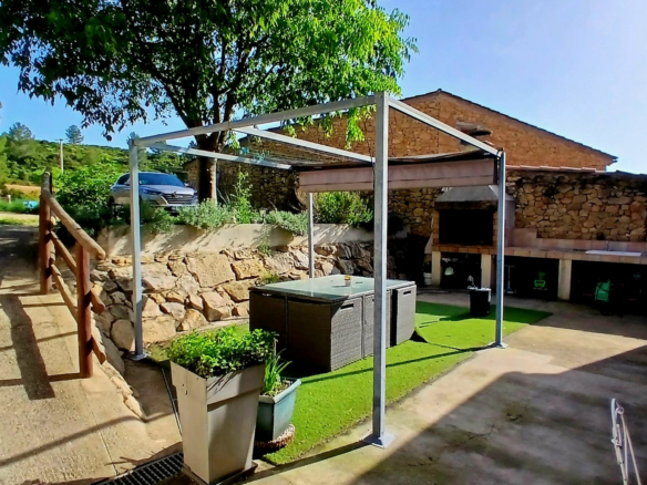 3-bedroom Property In Magalas, France (175 M²)