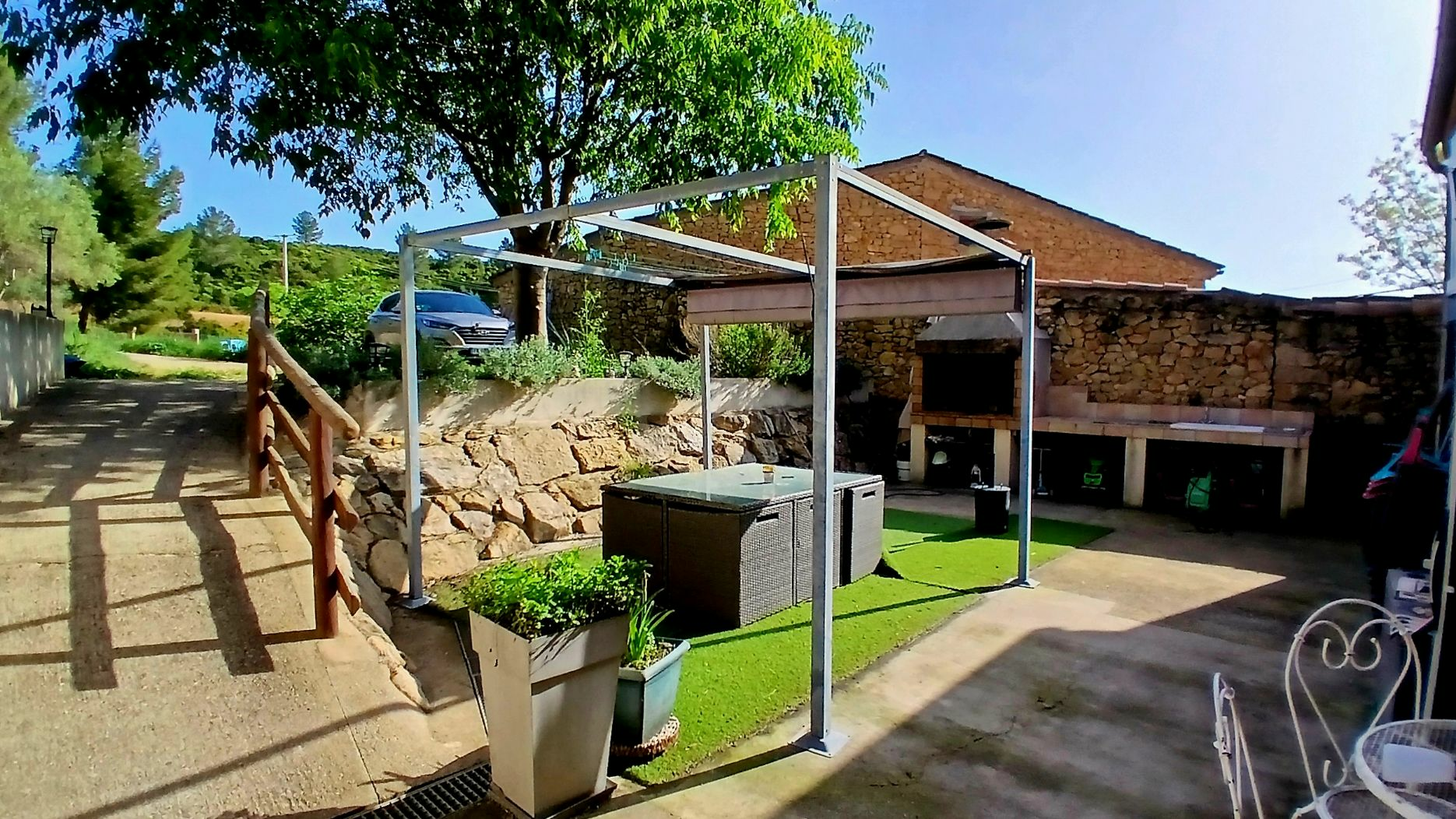3-bedroom Property In Magalas, France (175 M²)