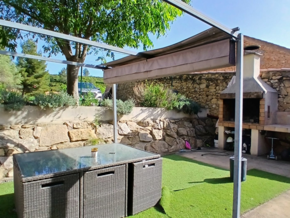 3-bedroom Property In Magalas, France (175 M²)