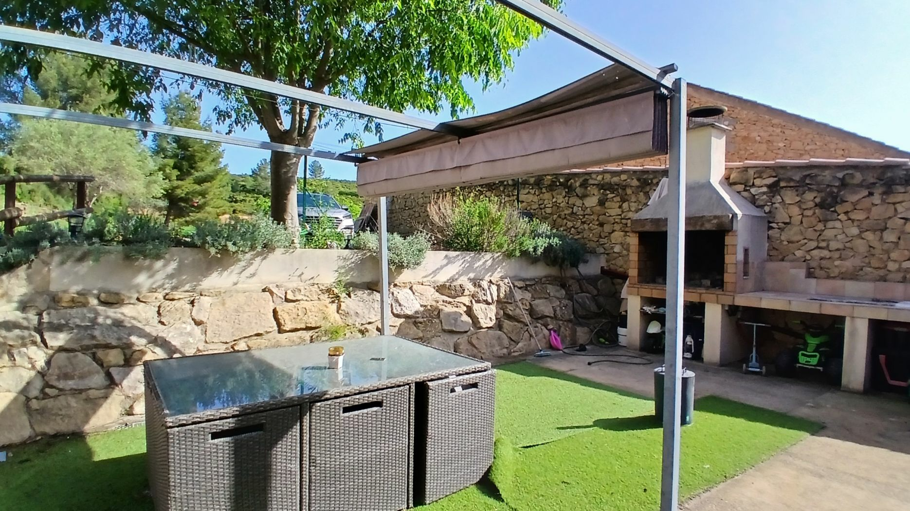 3-bedroom Property In Magalas, France (175 M²)