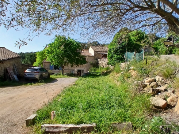 3-bedroom Property In Magalas, France (175 M²)