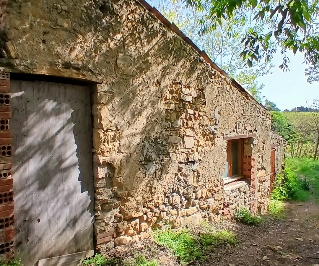 3-bedroom Property In Magalas, France (175 M²)
