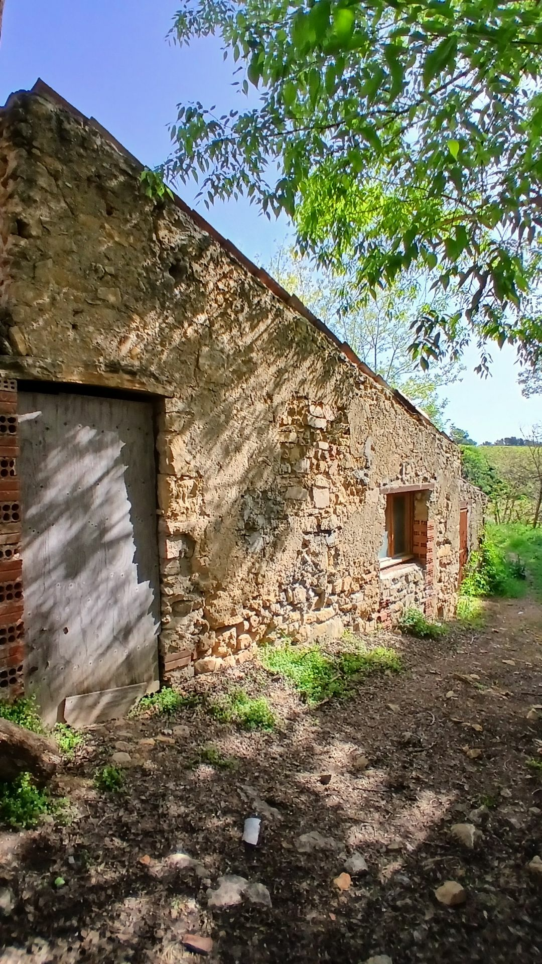 3-bedroom Property In Magalas, France (175 M²)