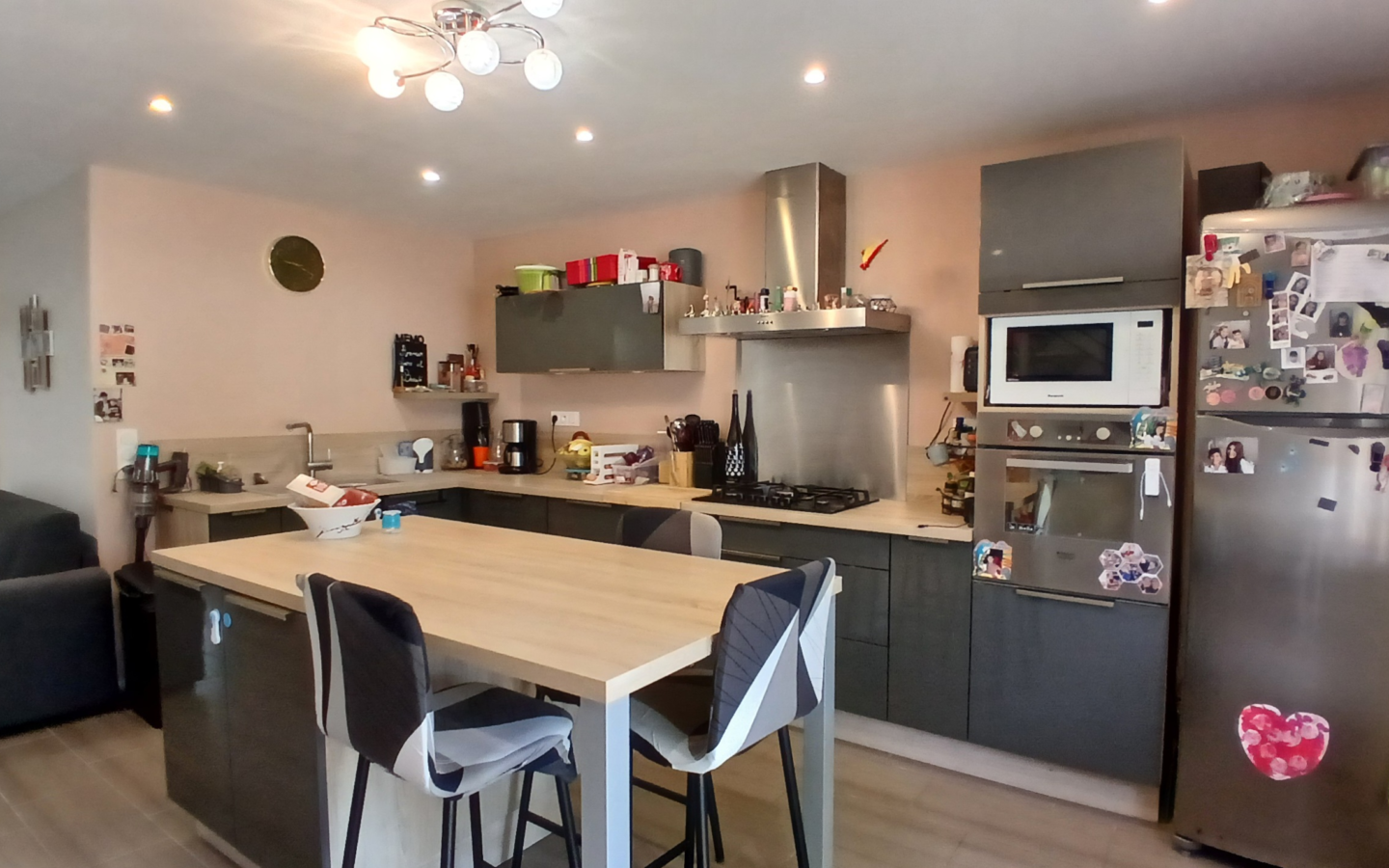 3-bedroom Property In Magalas, France (175 M²)