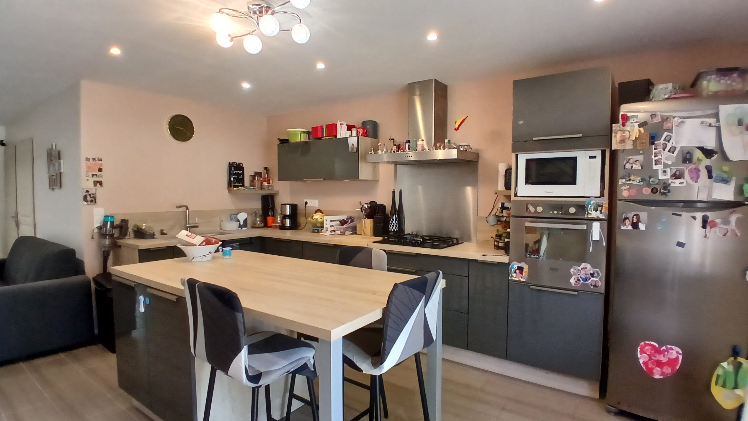3-bedroom Property In Magalas, France (175 M²)