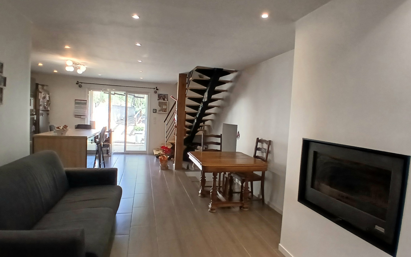 3-bedroom Property In Magalas, France (175 M²)