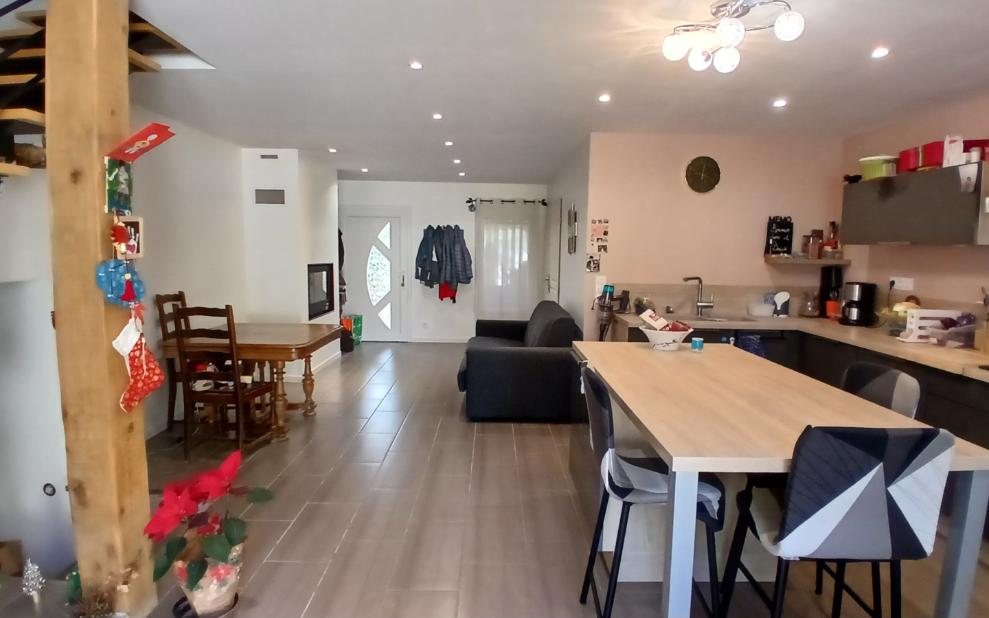 3-bedroom Property In Magalas, France (175 M²)