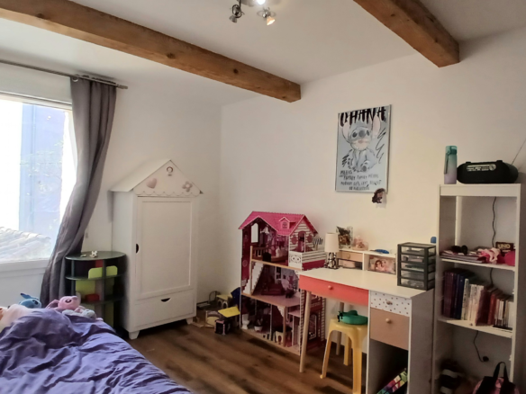 3-bedroom Property In Magalas, France (175 M²)
