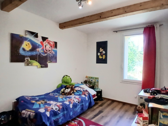 3-bedroom Property In Magalas, France (175 M²)