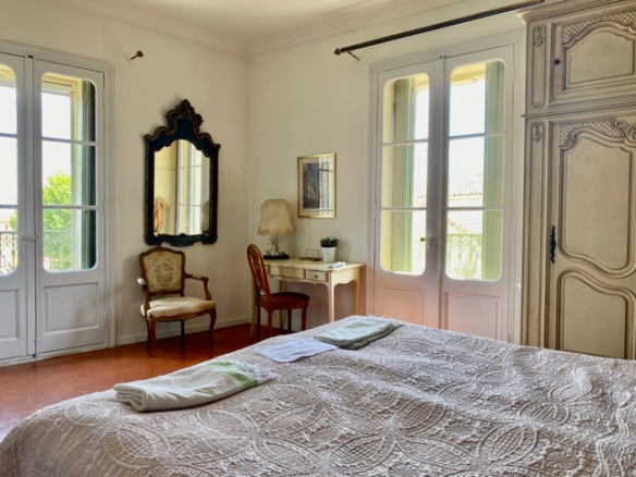 7-bedroom House In Thezan Les Beziers, France (430 M²)