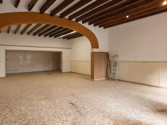 6-bedroom Village House In Mancor De La Vall, Spain (278 M²)