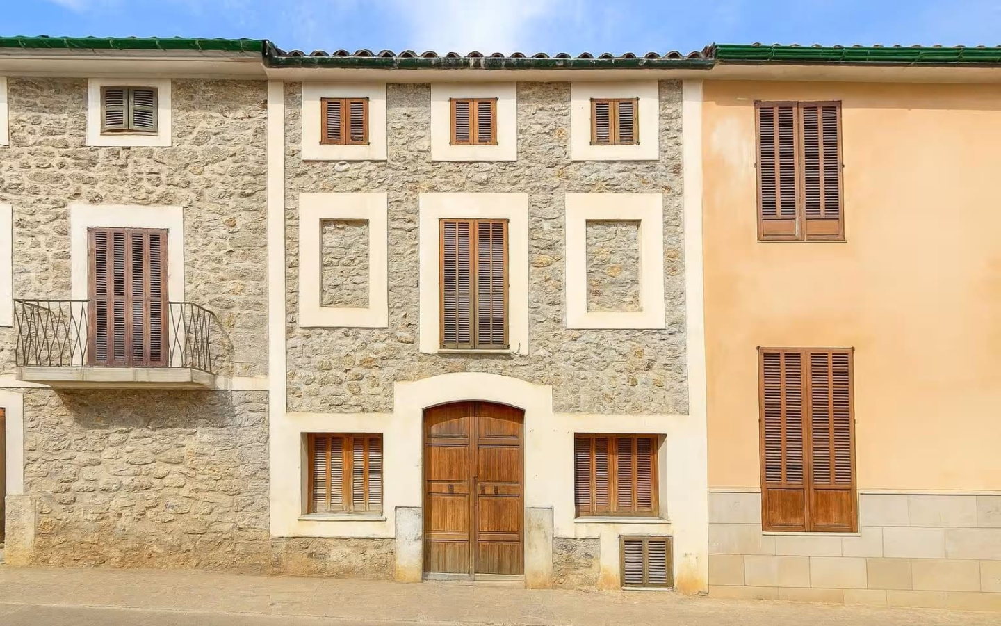 6-bedroom Village House In Mancor De La Vall, Spain (278 M²)