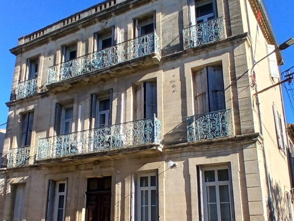 8-bedroom House In Nissan-lez-enserune, France (400 M²)
