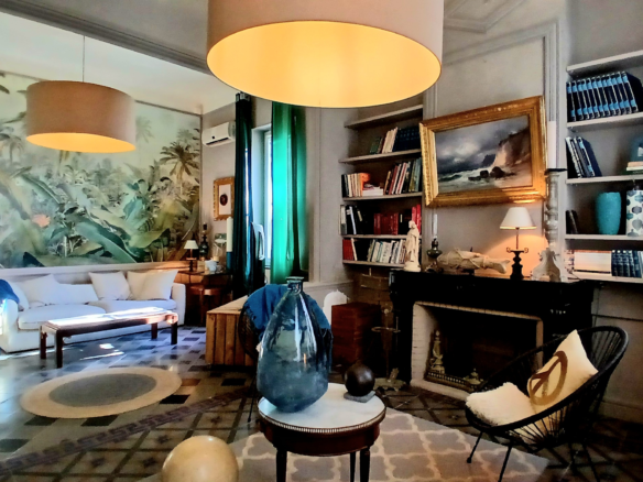 8-bedroom House In Nissan-lez-enserune, France (400 M²)