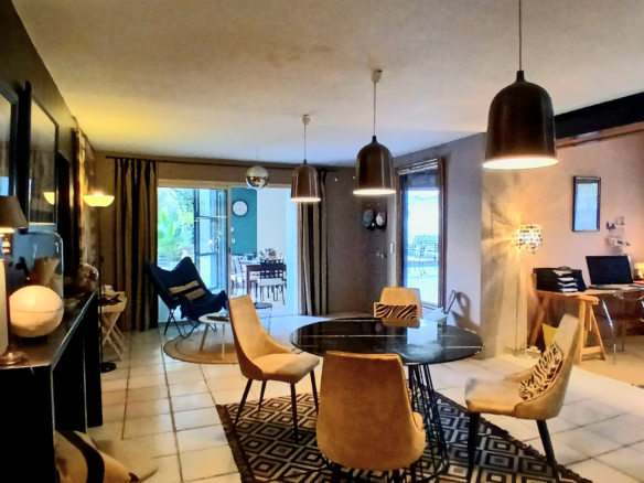 8-bedroom House In Nissan-lez-enserune, France (400 M²)