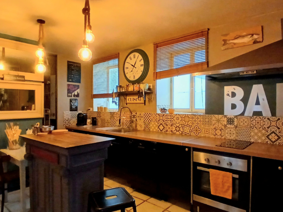 8-bedroom House In Nissan-lez-enserune, France (400 M²)