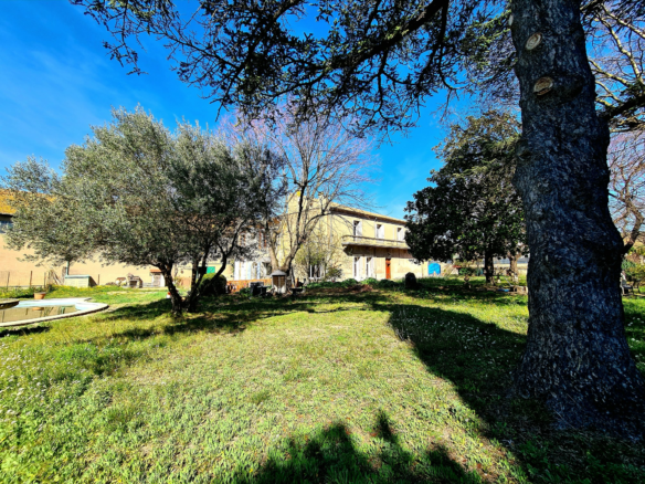 6-bedroom House In Beziers, France (311 M²)