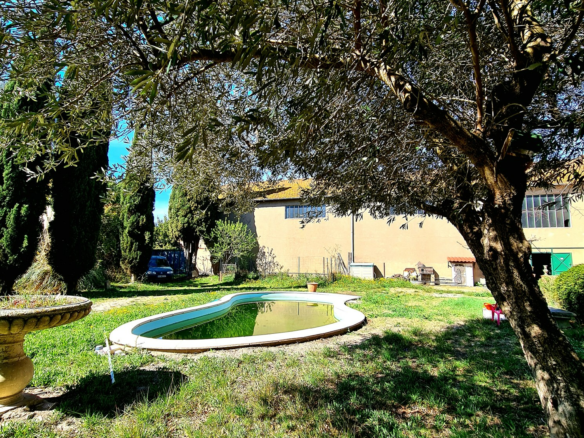 6-bedroom House In Beziers, France (311 M²)
