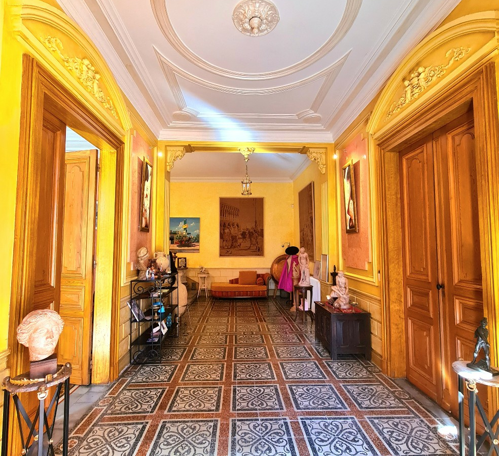 6-bedroom House In Beziers, France (311 M²)