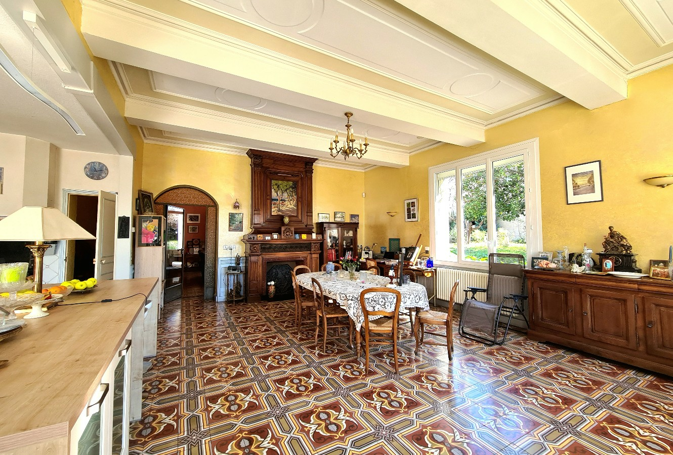 6-bedroom House In Beziers, France (311 M²)
