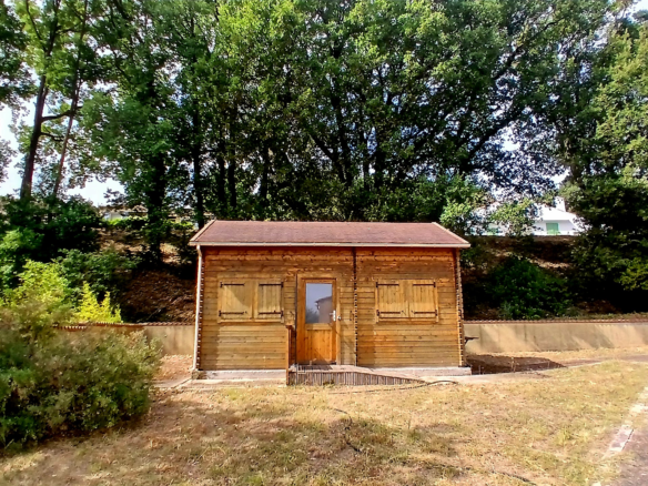 5-bedroom Detached House In Pezenas, France (153 M²)