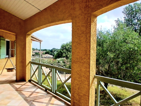 5-bedroom Detached House In Pezenas, France (153 M²)