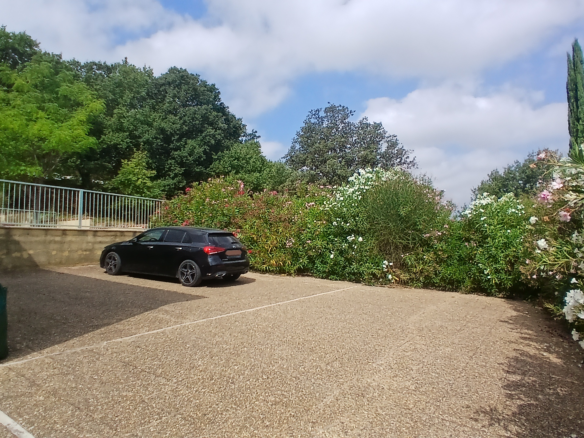 5-bedroom Detached House In Pezenas, France (153 M²)