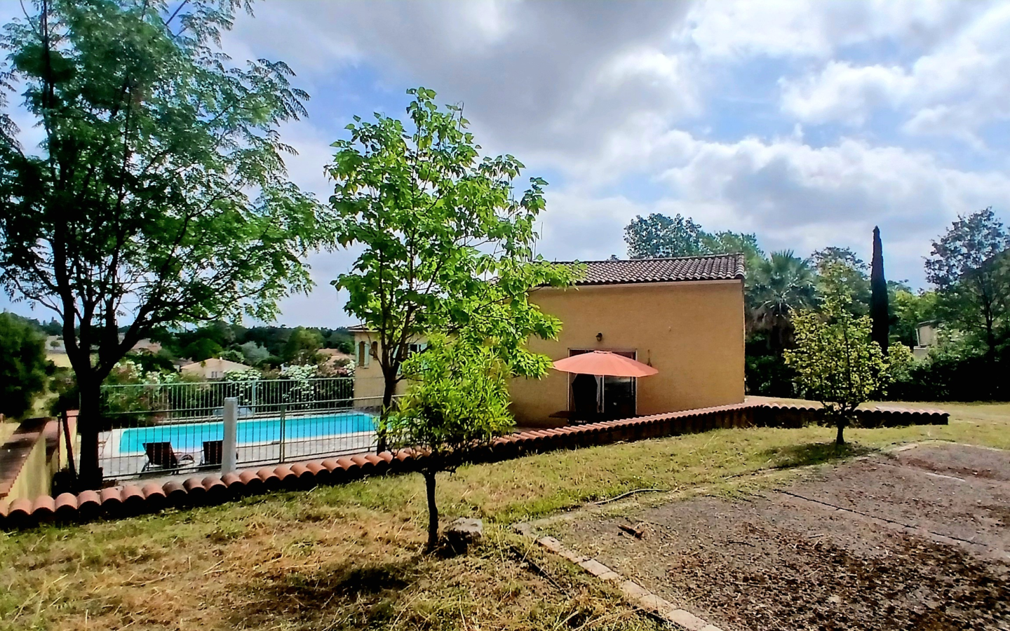 5-bedroom Detached House In Pezenas, France (153 M²)