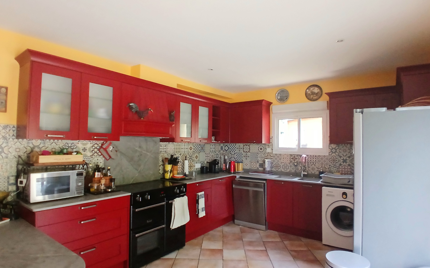 5-bedroom Detached House In Pezenas, France (153 M²)