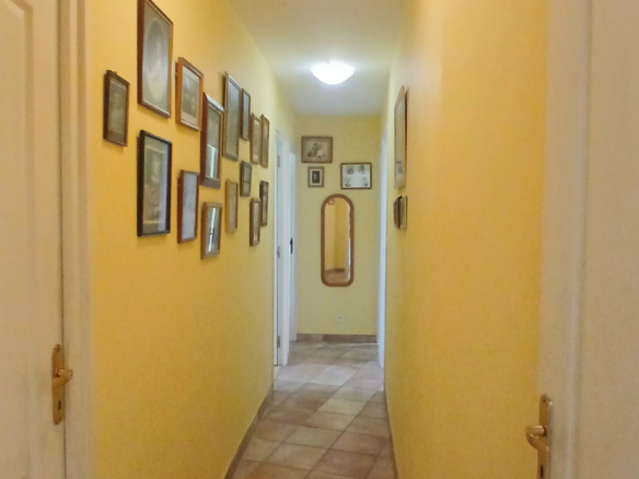 5-bedroom Detached House In Pezenas, France (153 M²)