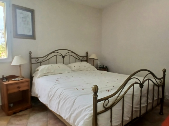 5-bedroom Detached House In Pezenas, France (153 M²)
