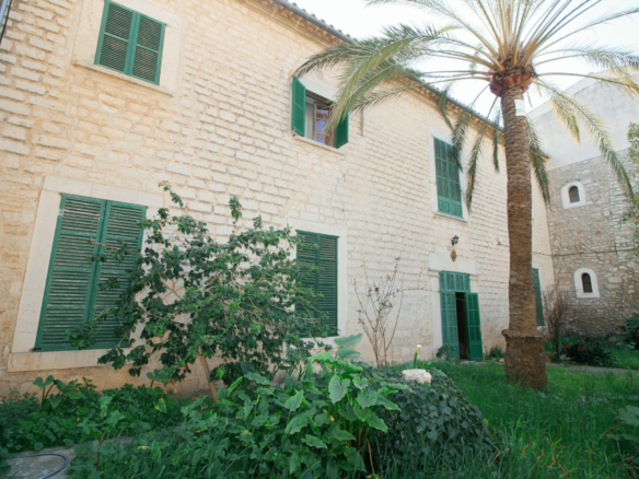 8-bedroom Village House In Binissalem, Spain (610 M²)