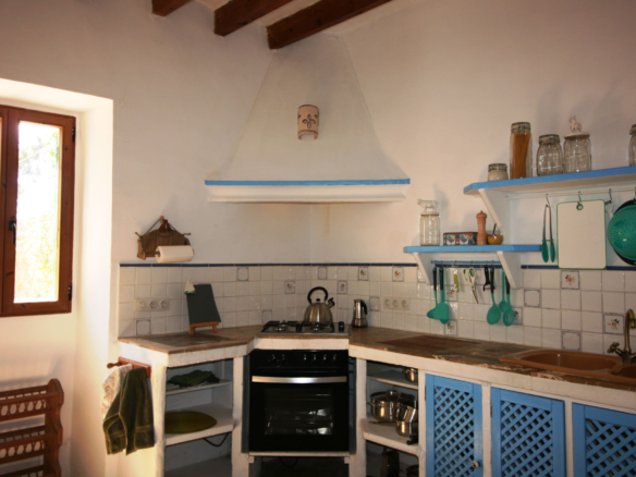 3-bedroom Village House In Santa Maria Del Cami, Spain (200 M²)