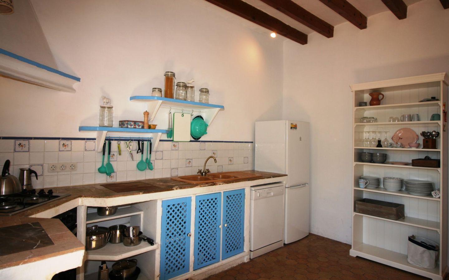 3-bedroom Village House In Santa Maria Del Cami, Spain (200 M²)
