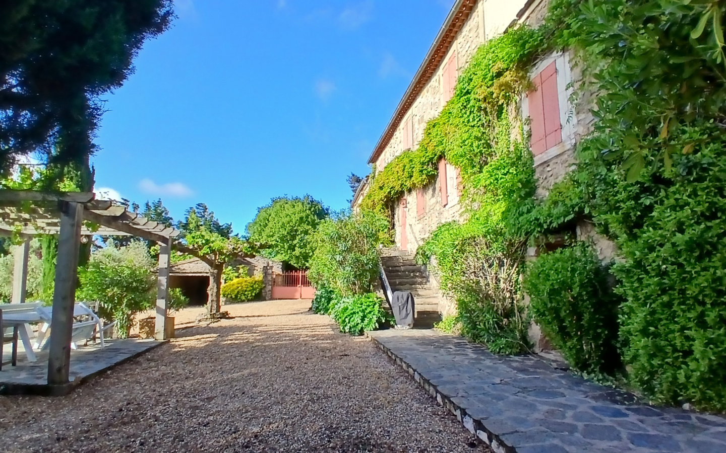 5-bedroom Detached House In Saint Chinian, France (300 M²)