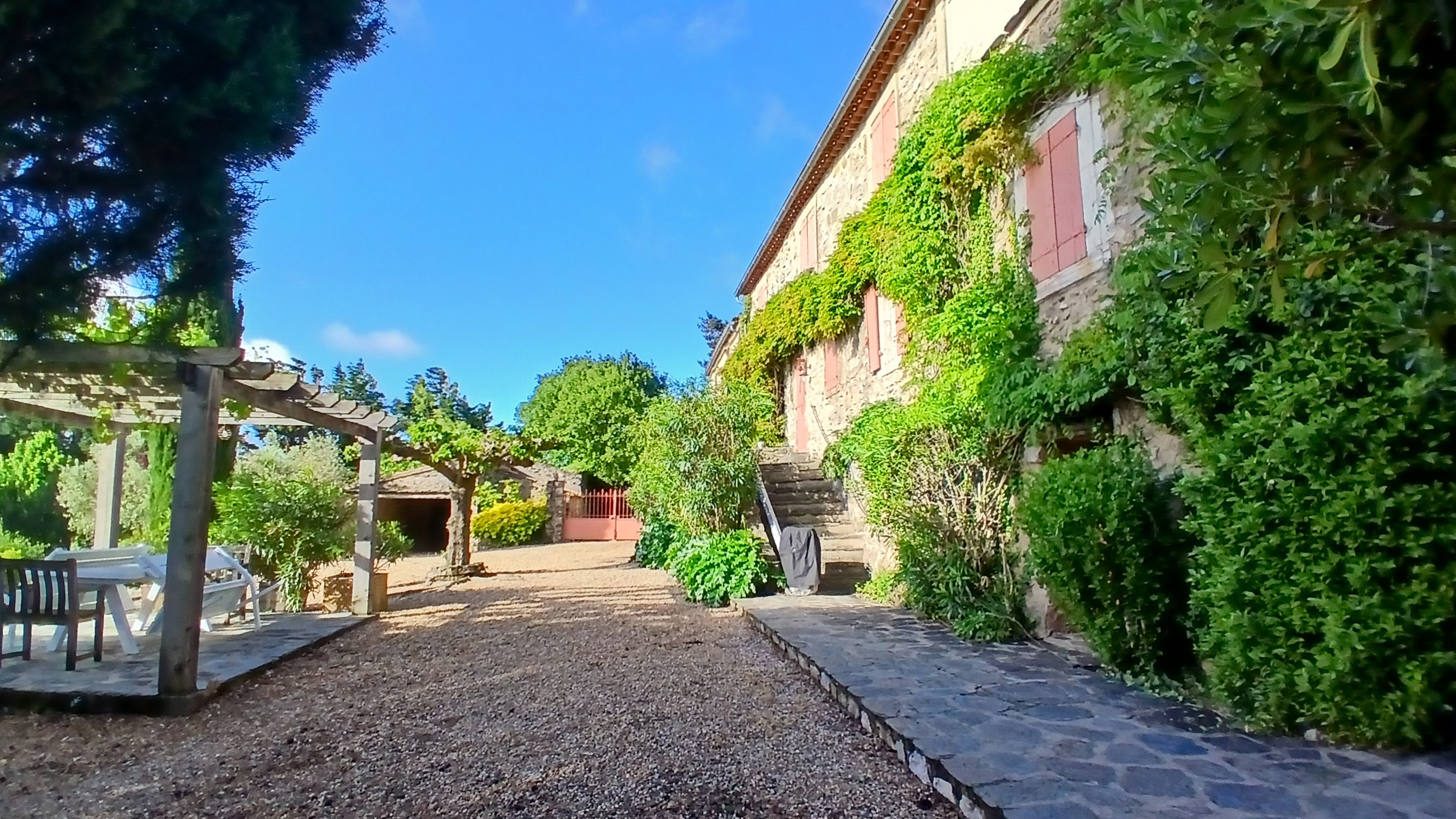5-bedroom Detached House In Saint Chinian, France (300 M²)