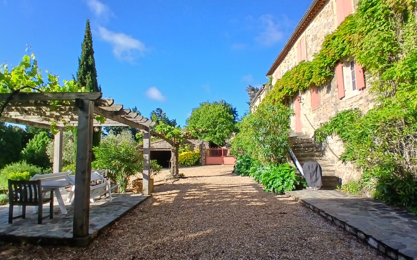5-bedroom Detached House In Saint Chinian, France (300 M²)