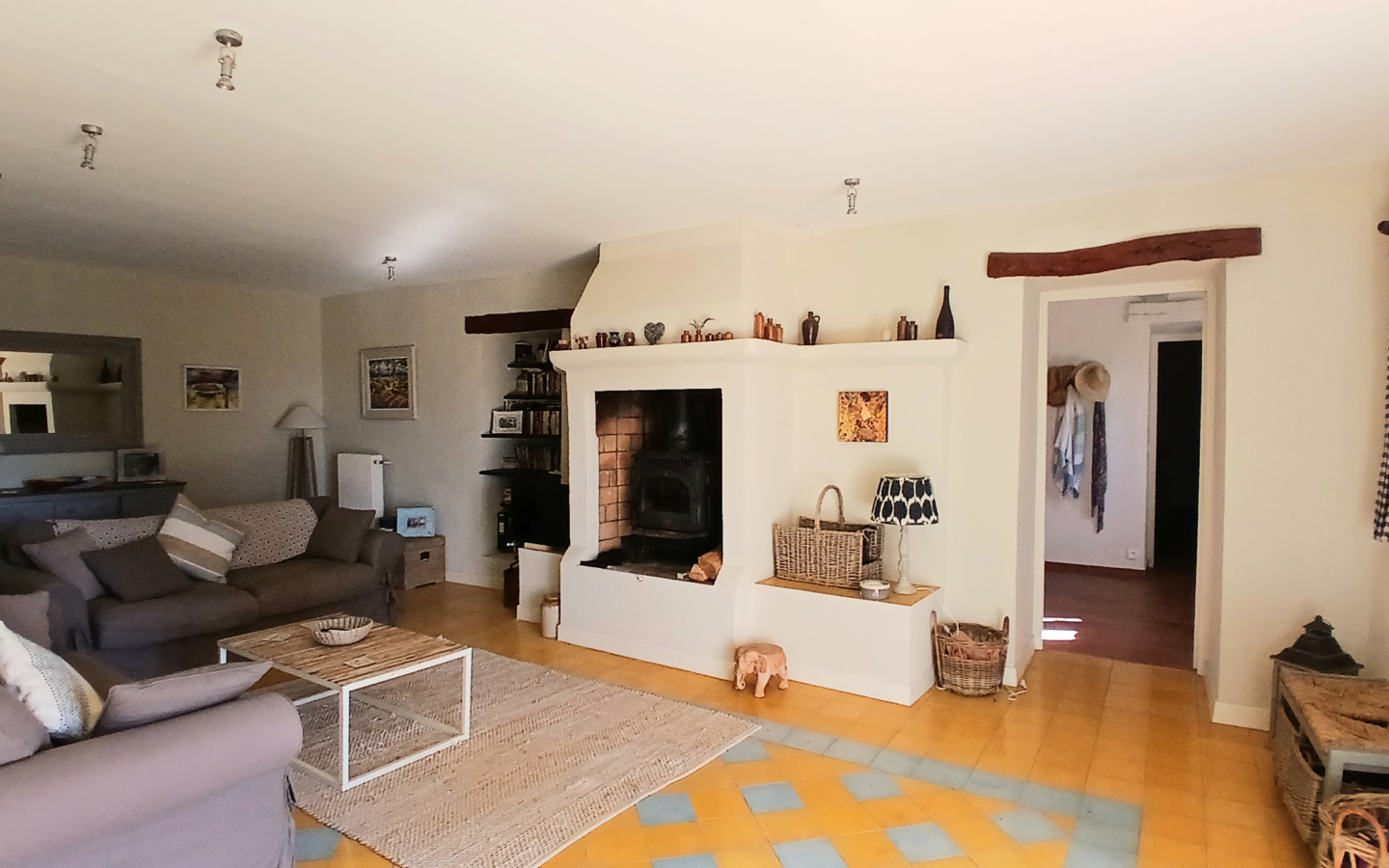 5-bedroom Detached House In Saint Chinian, France (300 M²)