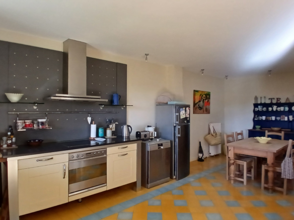 5-bedroom Detached House In Saint Chinian, France (300 M²)