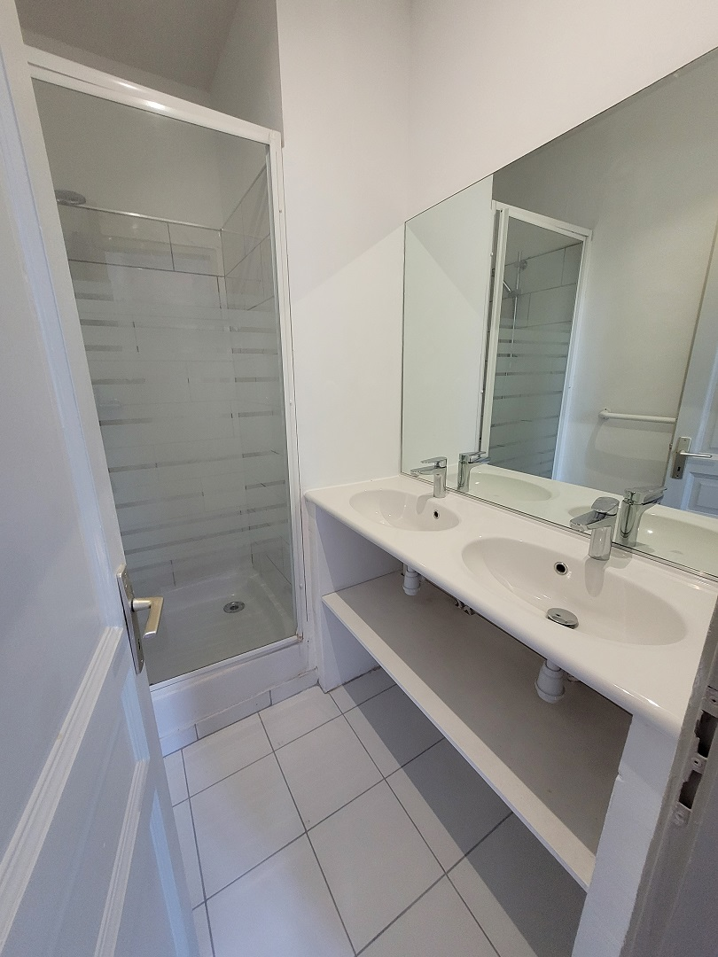 PEZ194400EI-06f011 3-bedroom Apartment In Pezenas, France (96 M²)