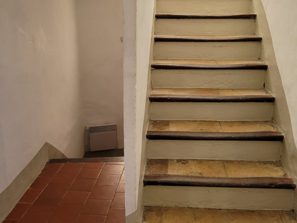 3-bedroom Apartment In Pezenas, France (96 M²)