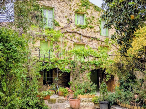 3-bedroom House In Pezenas, France (145 M²)