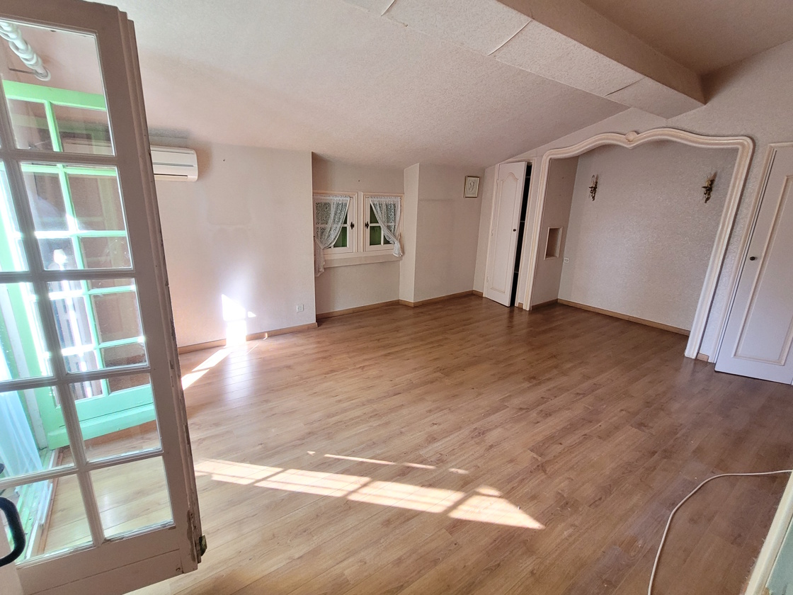 3-bedroom House In Pezenas, France (145 M²)
