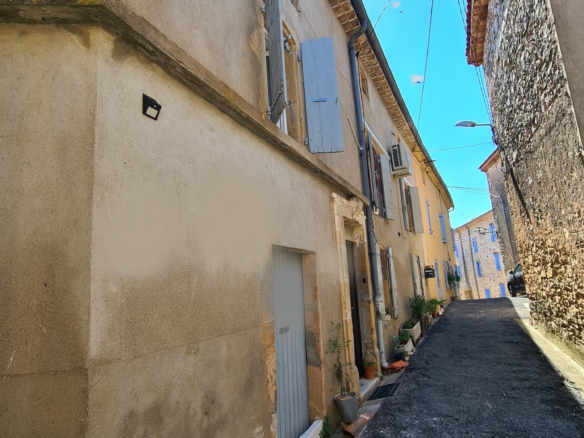 3-bedroom House In Saint Chinian, France (118 M²)