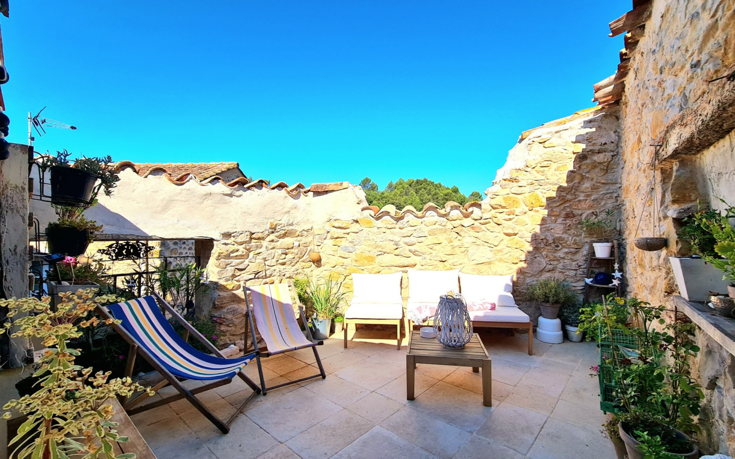 3-bedroom House In Saint Chinian, France (118 M²)