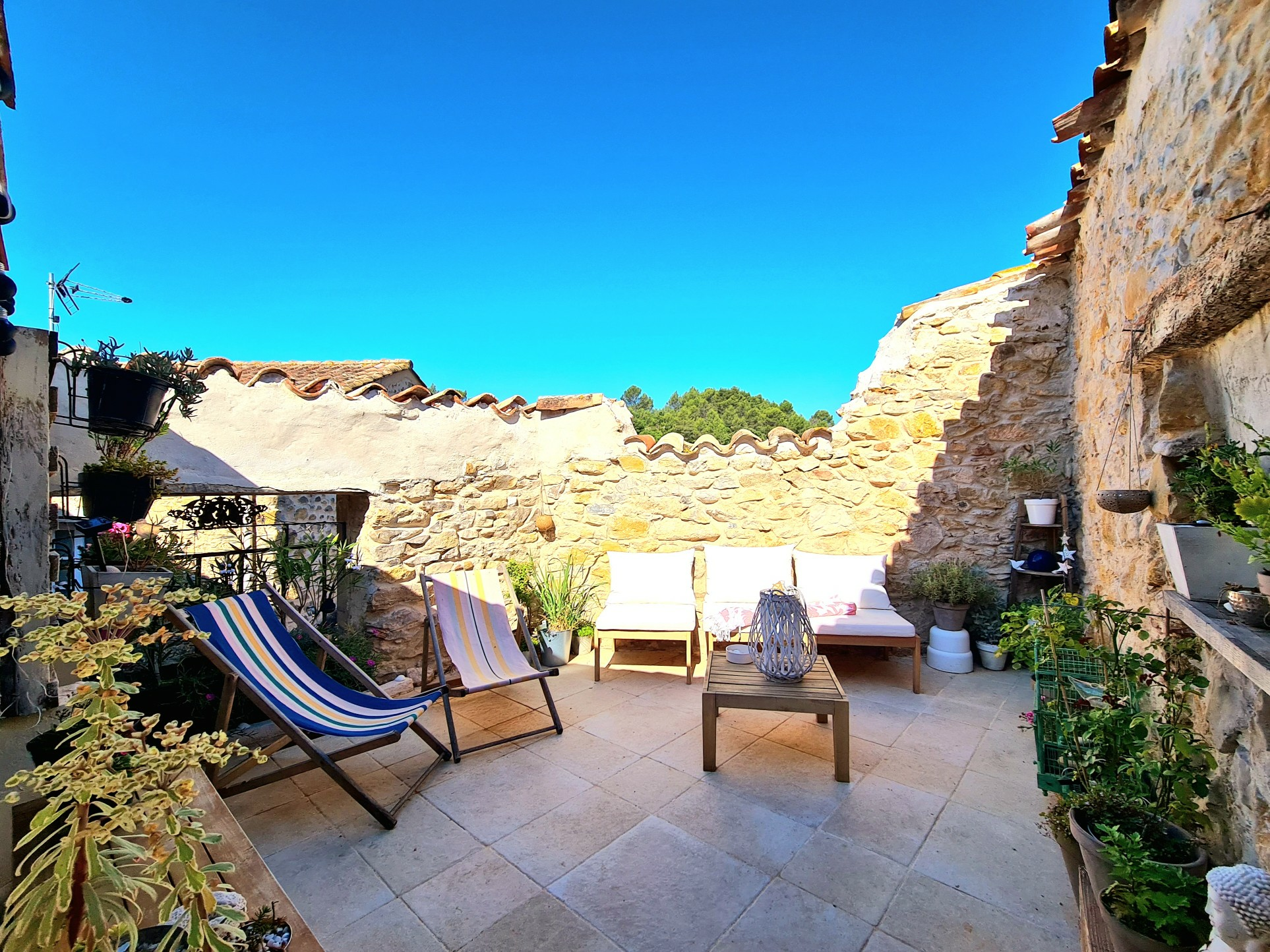 PIE232000ED-643a7e 3-bedroom House In Saint Chinian, France (118 M²)