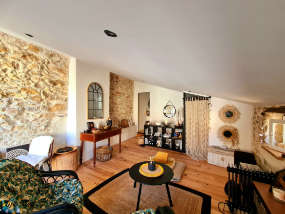3-bedroom House In Saint Chinian, France (118 M²)